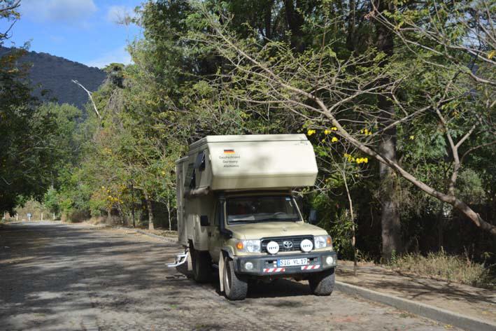 Parkplatz am Busbahnhof, Antigua/Guatemala