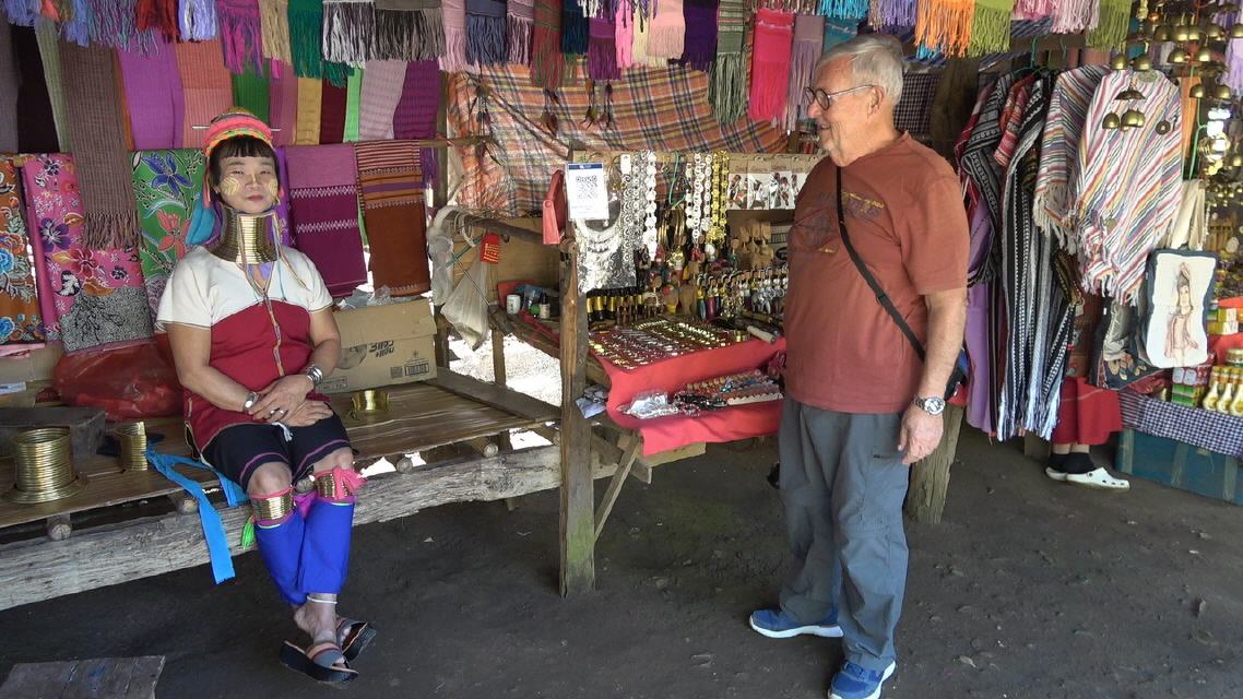 Besuch bei den Langhals-Frauen aus Myanmar