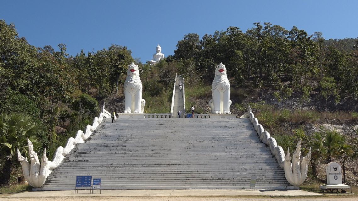 Buddha in den Bergen