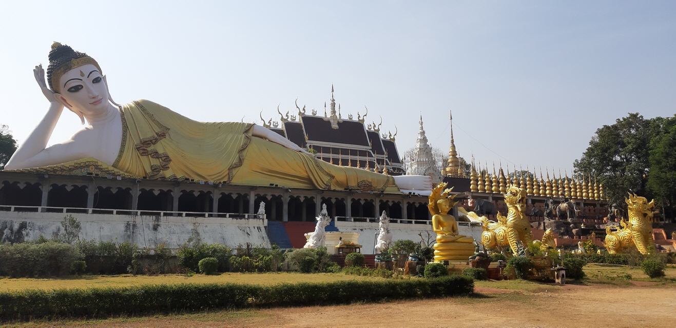 Eine beeindruckende Tempelanlage bei Uttaradit. 