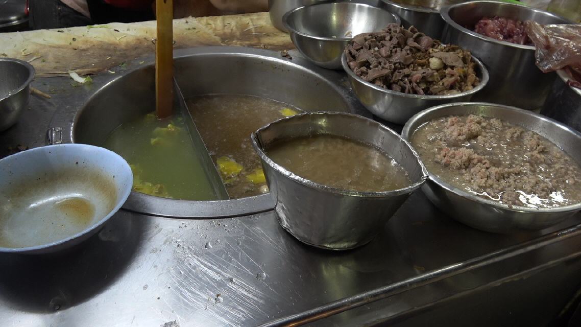 Hier gibt es leckere Nudelsuppe!