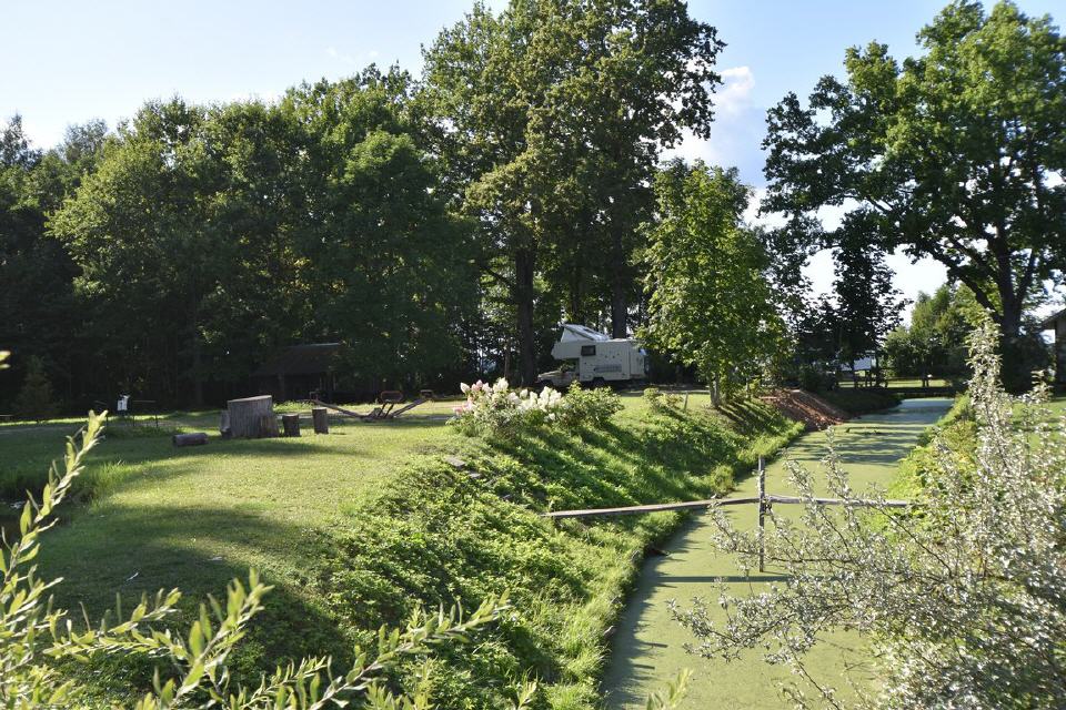 Camping im schönen Garten